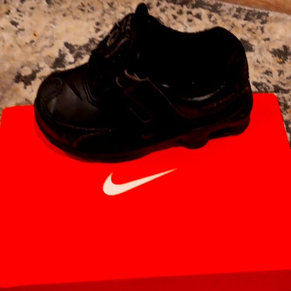 Nike shox size 6 toddler